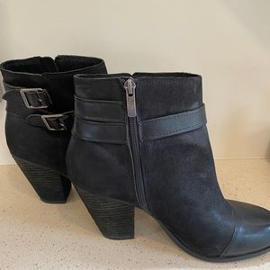 Size 10 Vince Camuto black leather booties
